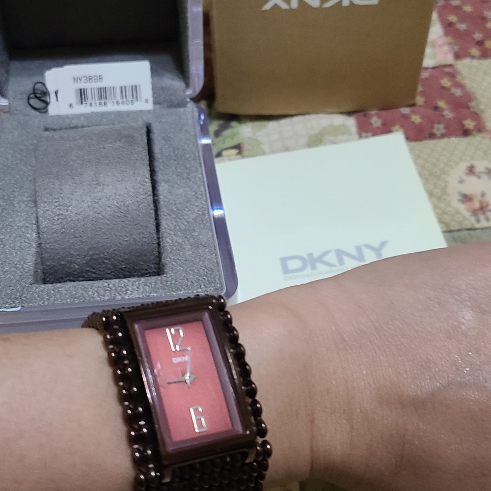 Authentic Dkny Brown. - image 1